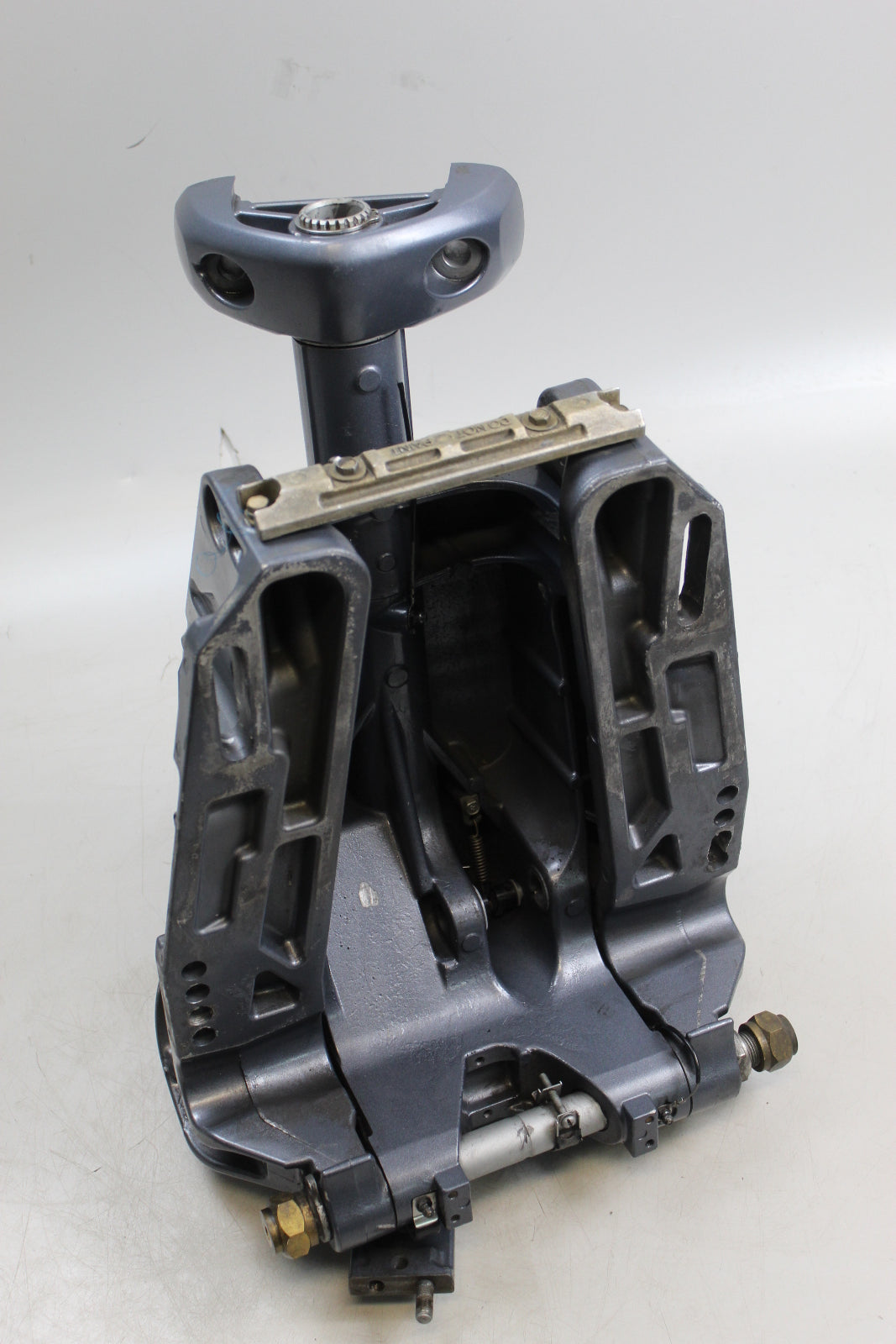Yamaha Rotary Mounting Bracket (L) – Fits Parsun Outboard Engines (Replaces PAF115-01010101L, 6EK-43311-00-8D)